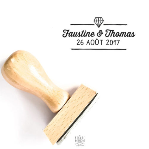 Tampon Mariage Diamant, personnalisé de vos prénoms et date pour tamponner la papeterie de votre mariage sur le thème vintage - La Pirate