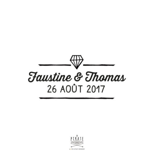Tampon Mariage personnalisé pour votre mariage sur le thème vintage. Tampon en bois motif diamant et personnalisé de vos prénoms et date de mariage - La Pirate
