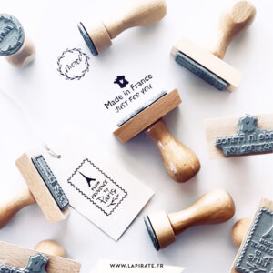 Création de tampon encreur sur-mesure - graphisme pour L'occitane en Provence - La Pirate