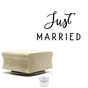 Tampon en bois Just Married vous permettra de personnaliser votre papeterie, remerciements de mariage. Tampon encreur pour vos diy mariage vintage - La Pirate