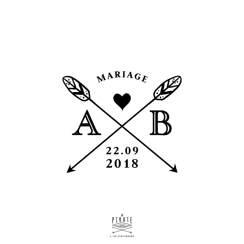 Tampon Mariage initiales, personnalisé de vos initiales et date de mariage, de part et d'autre de ses flèches croisées et coeur - La Pirate