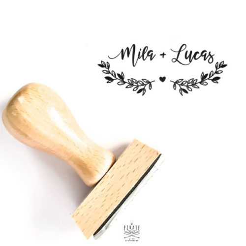 Tampon Mariage Bohème en bois, personnalisé avec les prénoms des mariés, mariage bohème folk - La Pirate