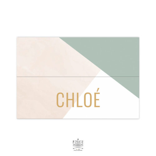 Marque-place personnalisé format cavalier avec rainage central. Porte-nom nominatif mariage graphique chic