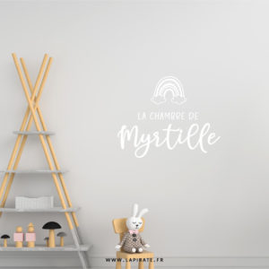 Stickers mural arc-en-ciel, personnalisé du prénom de votre enfant et de l'inscription "La chambre de" pour parfaire sa déco de chambre
