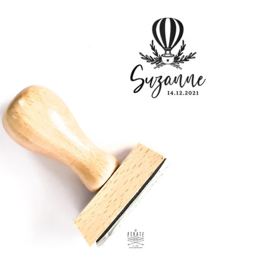 Tampon naissance motif montgolfière et touche végétale, personnalisé, tampon en bois