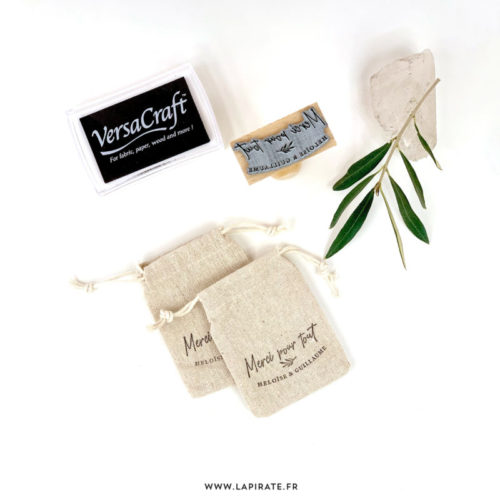 Pochons en lin à personnaliser avec tampon et encre textile, tissu