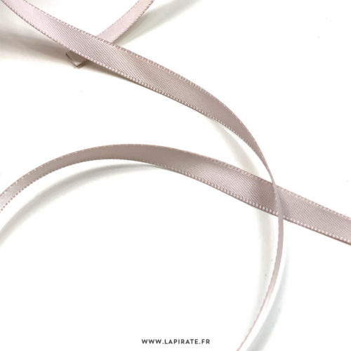 Ruban satin beige - 10mx6mm pour nouer votre papeterie