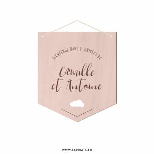 Fanion bois motif nuage, personnalisé pour chambre enfant, déco chambre bois - La Pirate