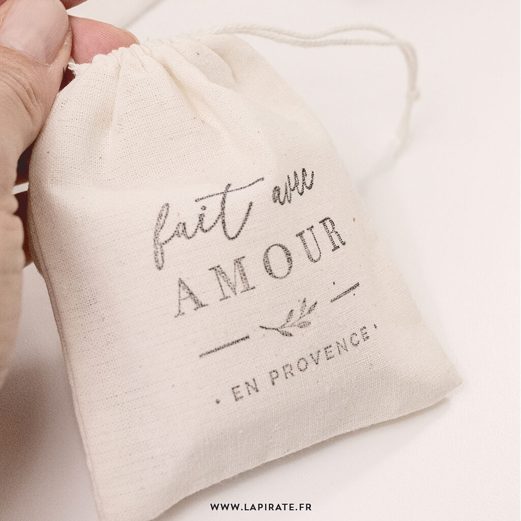 Tampon "Fait avec AMOUR" texte à personnaliser pour vos packagings, créateur/créatrice, small business - La Pirate