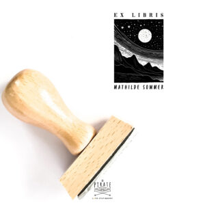 Tampon ex-libris illustration nuit étoilée, lune, montagne, nature, à personnaliser de votre nom - idée cadeau originale pour les amateurs de lecture - Tampon ex-libris La Pirate